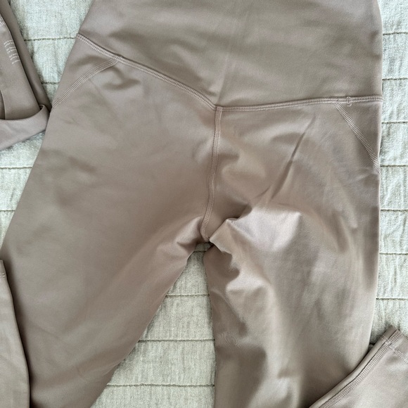 Girlfriend Collective - 3 Piece Set - Limestone - Size Small - Picture 10 of 14